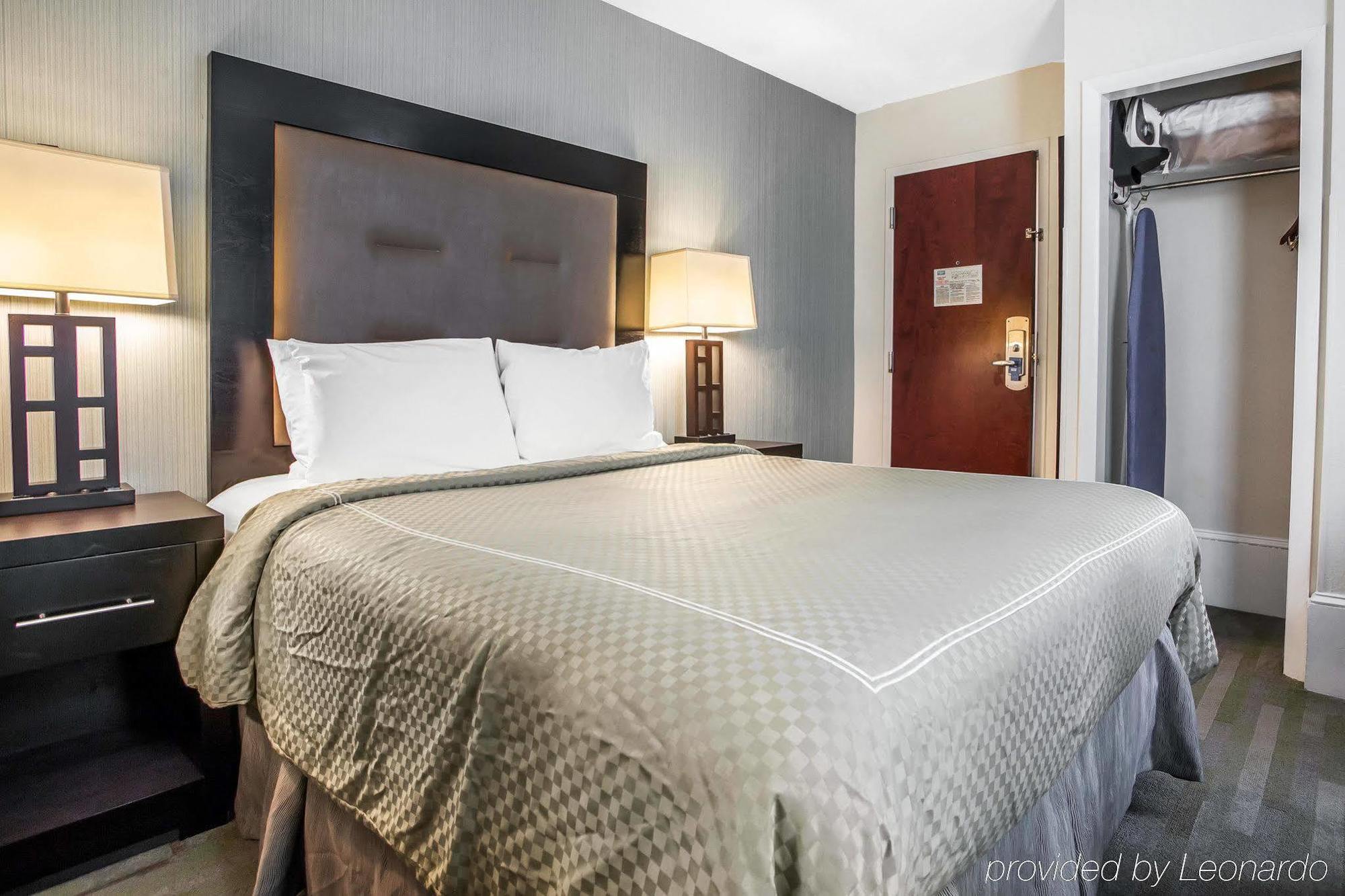 Quality Inn Center City Philadelphia Exterior photo