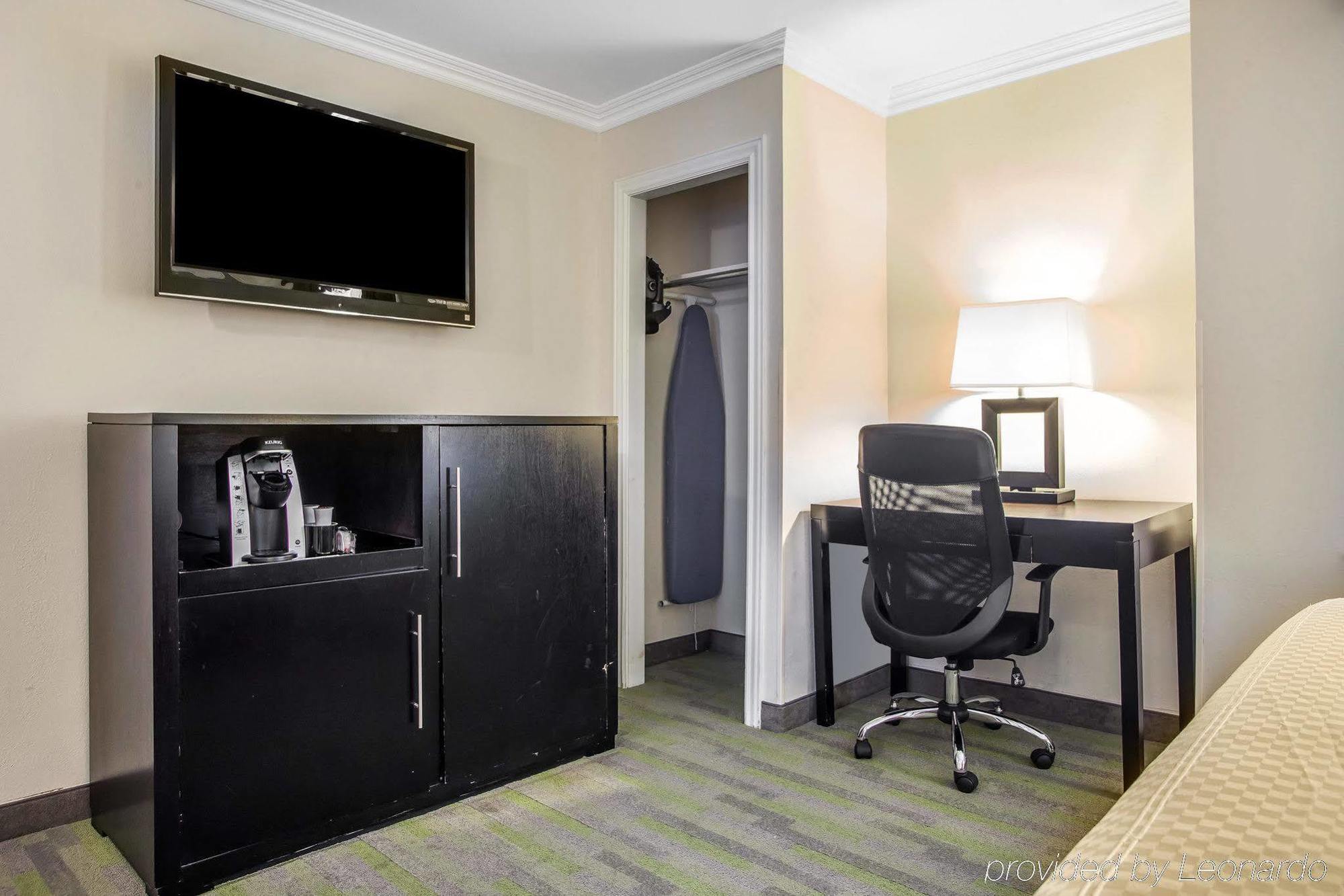 Quality Inn Center City Philadelphia Exterior photo