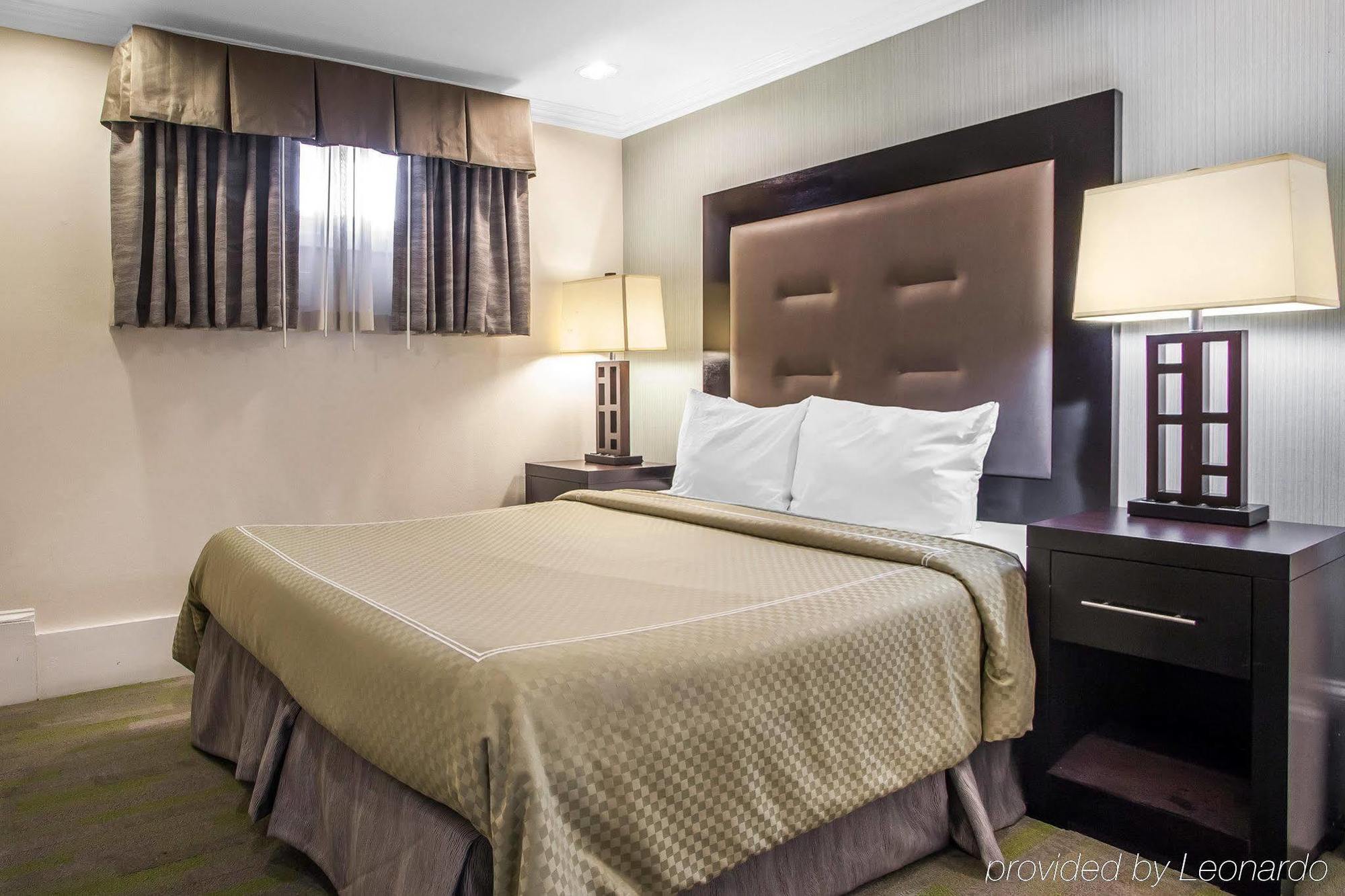 Quality Inn Center City Philadelphia Exterior photo