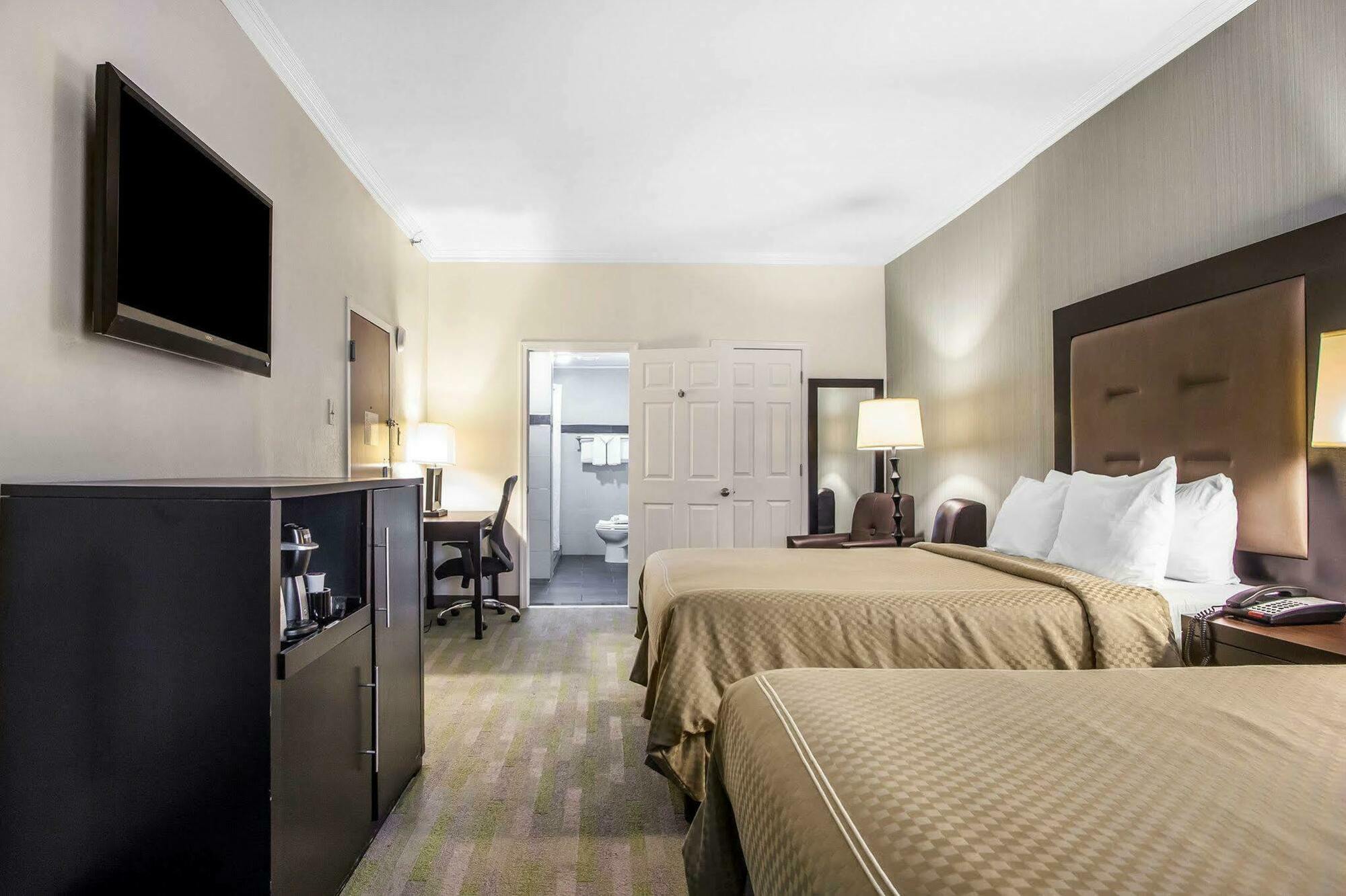 Quality Inn Center City Philadelphia Exterior photo